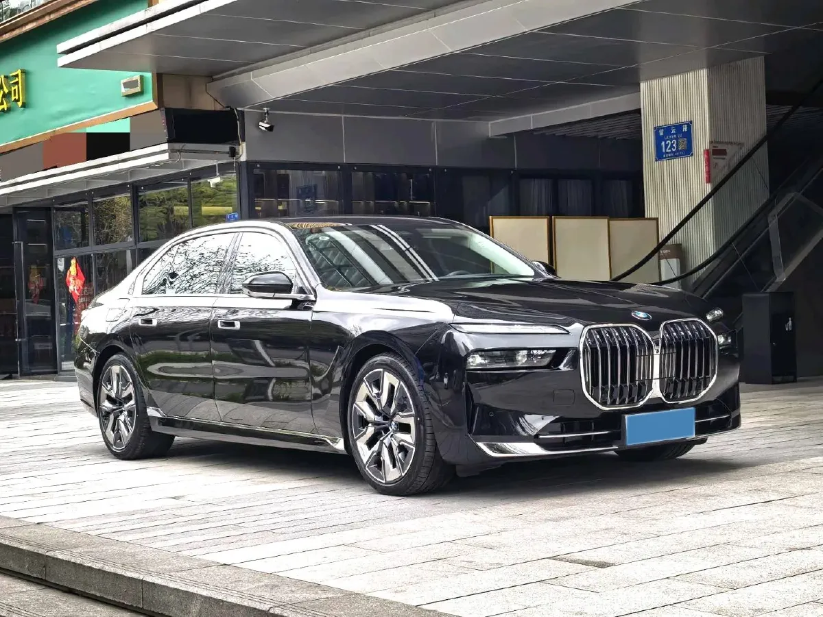 2023 BMW 7 Series 3.0T 381HP L6 8AT,autocango,china used car exporter,china ev exporter,chinese used car exporter,chinese used ev exporter