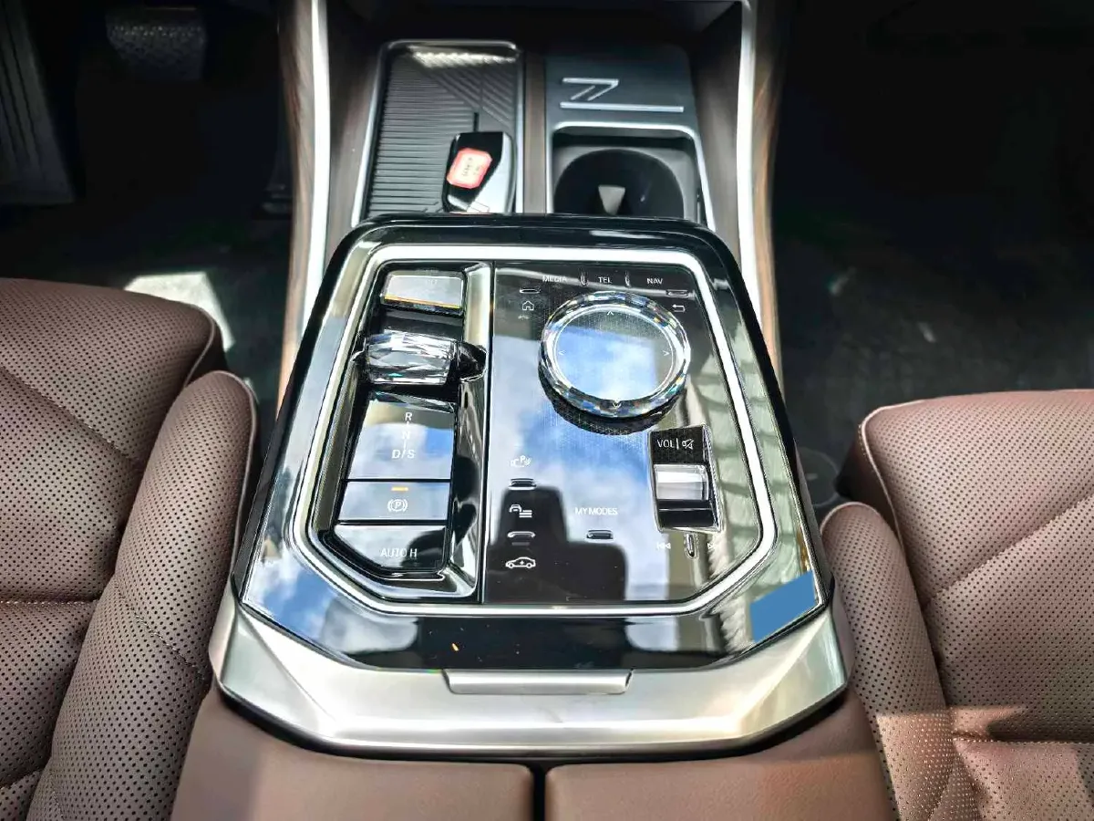 2023 BMW 7 Series 3.0T 381HP L6 8AT,autocango,china used car exporter,china ev exporter,chinese used car exporter,chinese used ev exporter