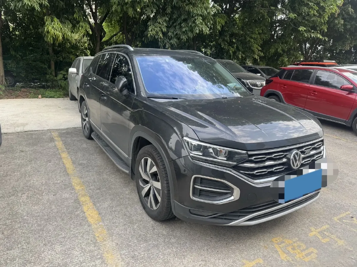 2019 Jeep Cherokee 2.0T 234HP L4 9AT,autocango,china used car exporter,china ev exporter,chinese used car exporter,chinese used ev exporter