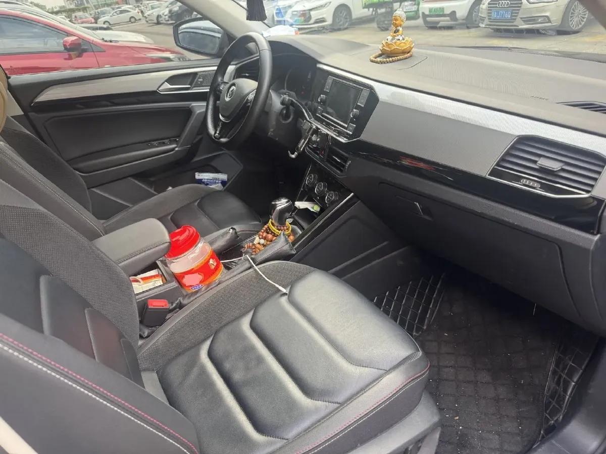 2019 Jeep Cherokee 2.0T 234HP L4 9AT,autocango,china used car exporter,china ev exporter,chinese used car exporter,chinese used ev exporter