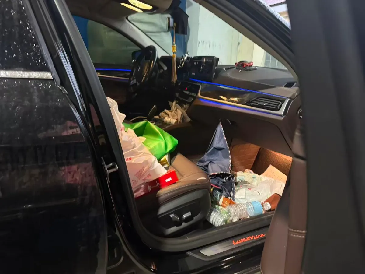 2022 BMW 5 Series 2.0T 184HP L4 8AT,autocango,china used car exporter,china ev exporter,chinese used car exporter,chinese used ev exporter