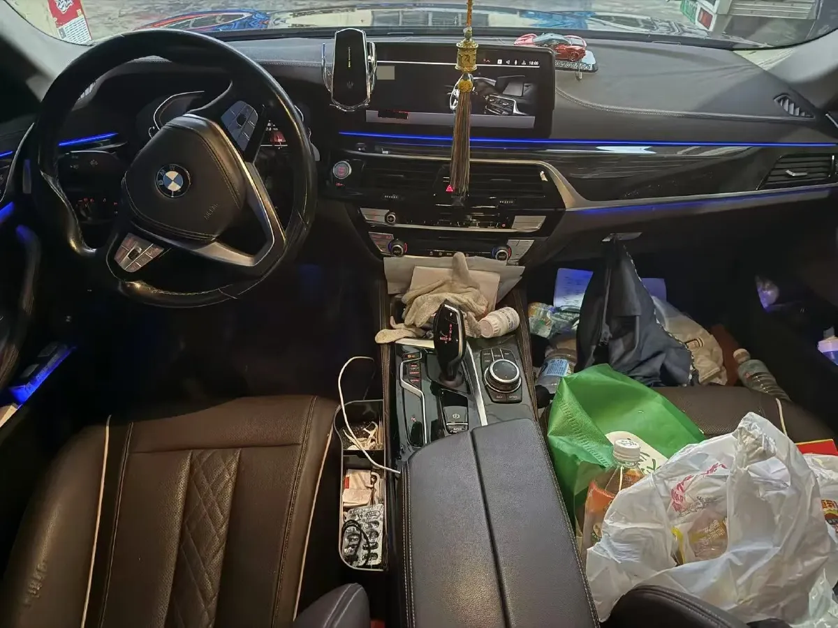 2022 BMW 5 Series 2.0T 184HP L4 8AT,autocango,china used car exporter,china ev exporter,chinese used car exporter,chinese used ev exporter