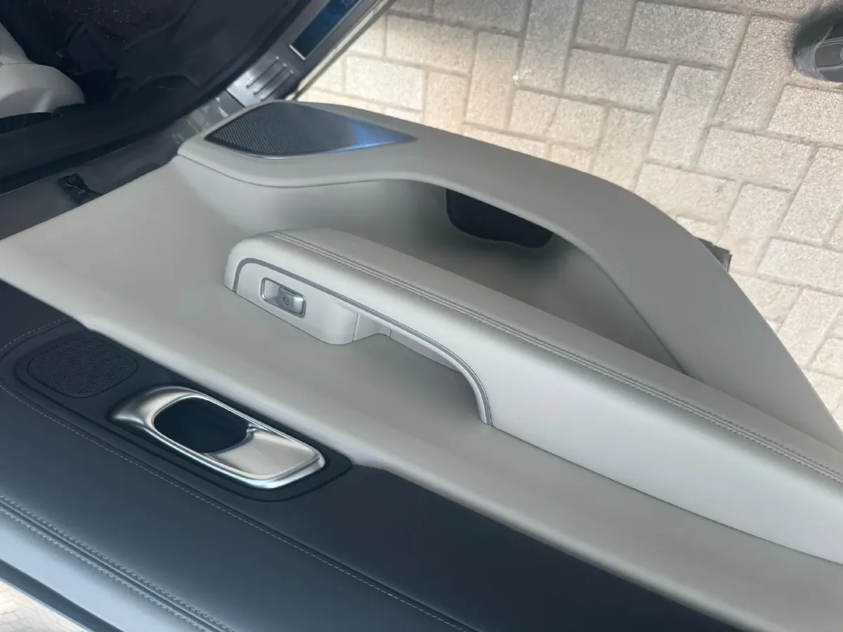 2020 Li ONE Range Extended 131HP REEV 40.5KWH,autocango,china used car exporter,china ev exporter,chinese used car exporter,chinese used ev exporter