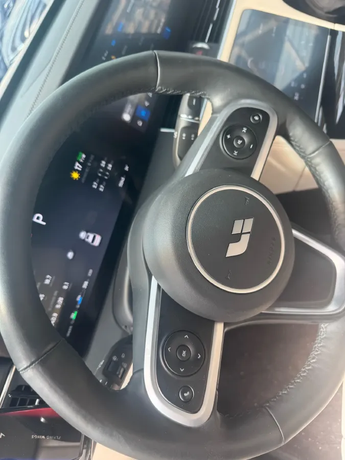 2020 Li ONE Range Extended 131HP REEV 40.5KWH,autocango,china used car exporter,china ev exporter,chinese used car exporter,chinese used ev exporter