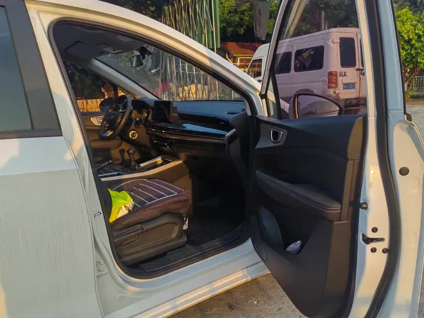 2022 WuLing ZhengChen 2.0L 136HP L4 6MT,autocango,china used car exporter,china ev exporter,chinese used car exporter,chinese used ev exporter