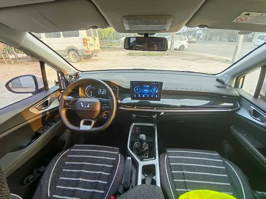 2022 WuLing ZhengChen 2.0L 136HP L4 6MT,autocango,china used car exporter,china ev exporter,chinese used car exporter,chinese used ev exporter