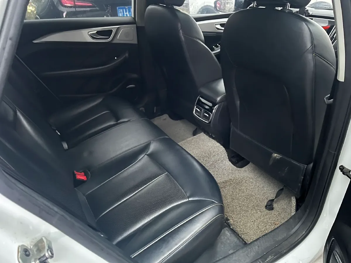 2020 Roewe i6 MAX 1.5T 169HP L4 AMT PHEV,autocango,china used car exporter,china ev exporter,chinese used car exporter,chinese used ev exporter