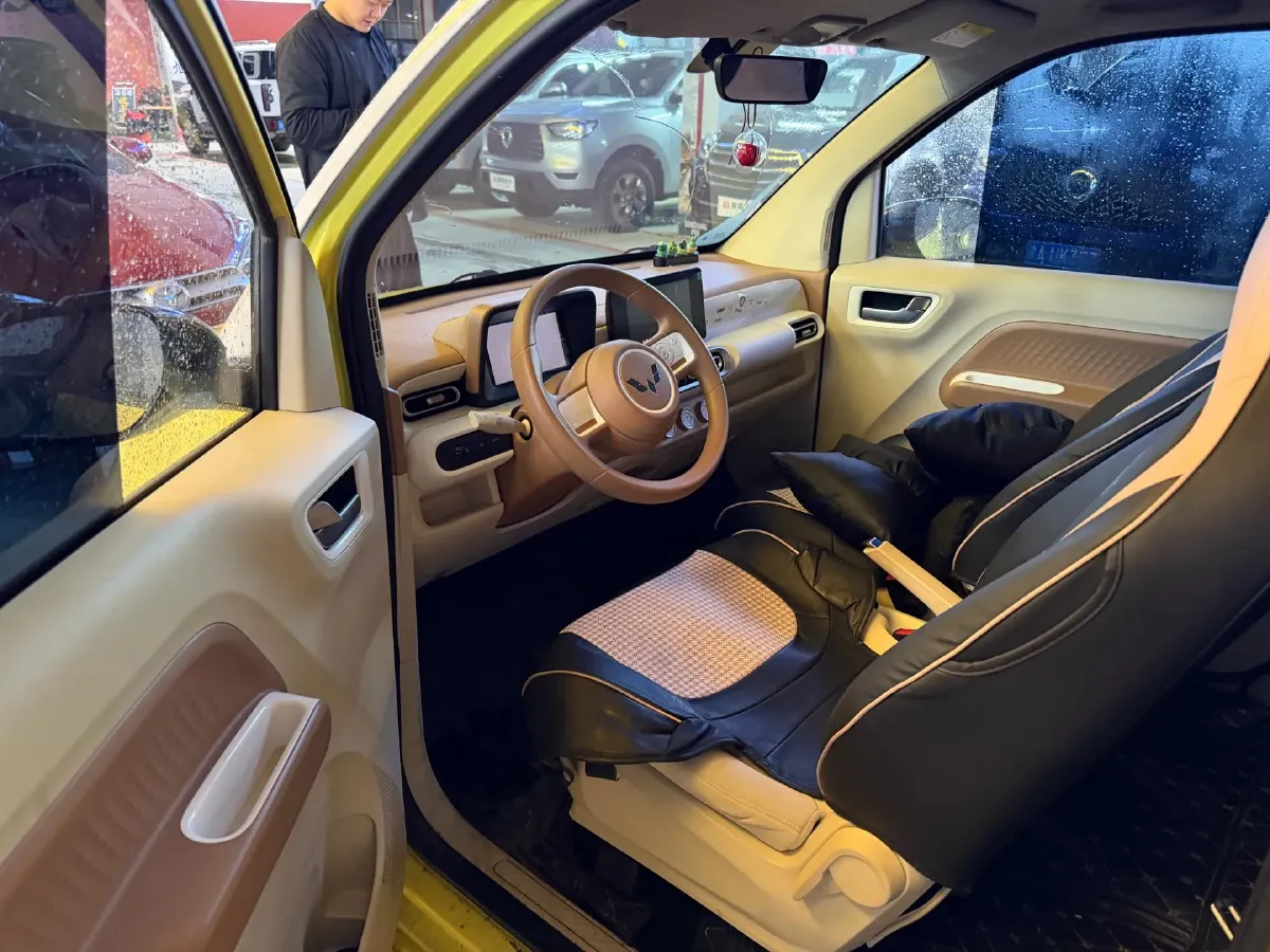 2024 WuLing HongGuang MINI EV BEV 17.3KWH,autocango,china used car exporter,china ev exporter,chinese used car exporter,chinese used ev exporter