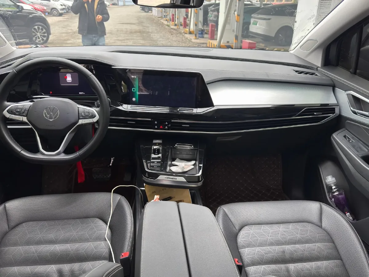 2024 Volkswagen Talagon 2.0T 220HP L4 7DCT,autocango,china used car exporter,china ev exporter,chinese used car exporter,chinese used ev exporter