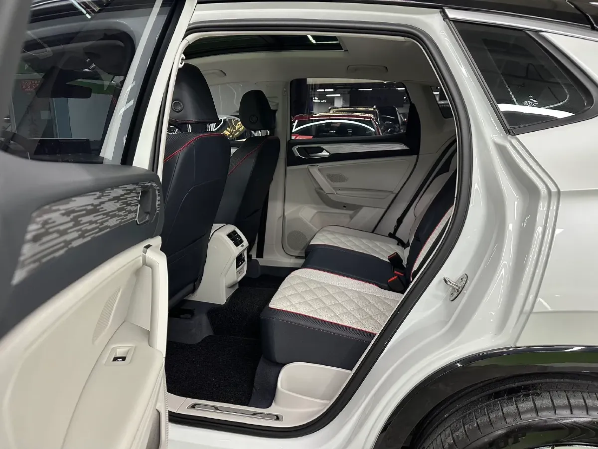 2023 Volkswagen Tayron X 2.0T 186HP L4 7DCT,autocango,china used car exporter,china ev exporter,chinese used car exporter,chinese used ev exporter