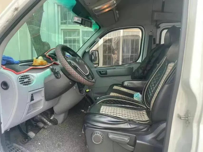 2020 MAXUS XinTu V80 2.5T 136HP L4 6MT,autocango,china used car exporter,china ev exporter,chinese used car exporter,chinese used ev exporter