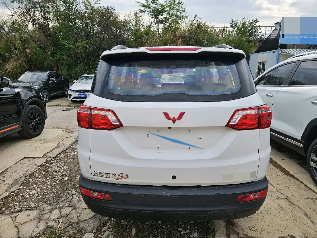 2019 WuLing HongGuang S3 1.5L 99HP L4 6MT,autocango,china used car exporter,china ev exporter,chinese used car exporter,chinese used ev exporter