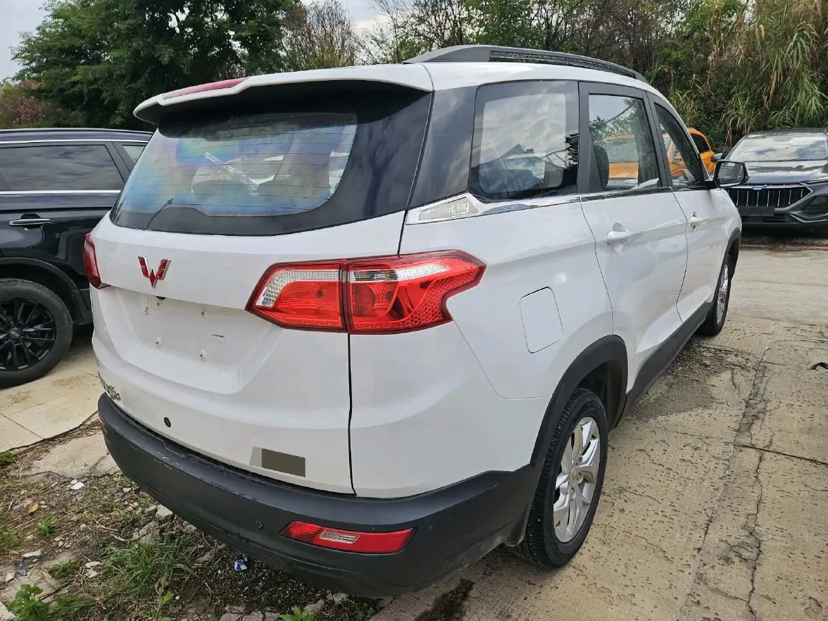 2019 WuLing HongGuang S3 1.5L 99HP L4 6MT,autocango,china used car exporter,china ev exporter,chinese used car exporter,chinese used ev exporter