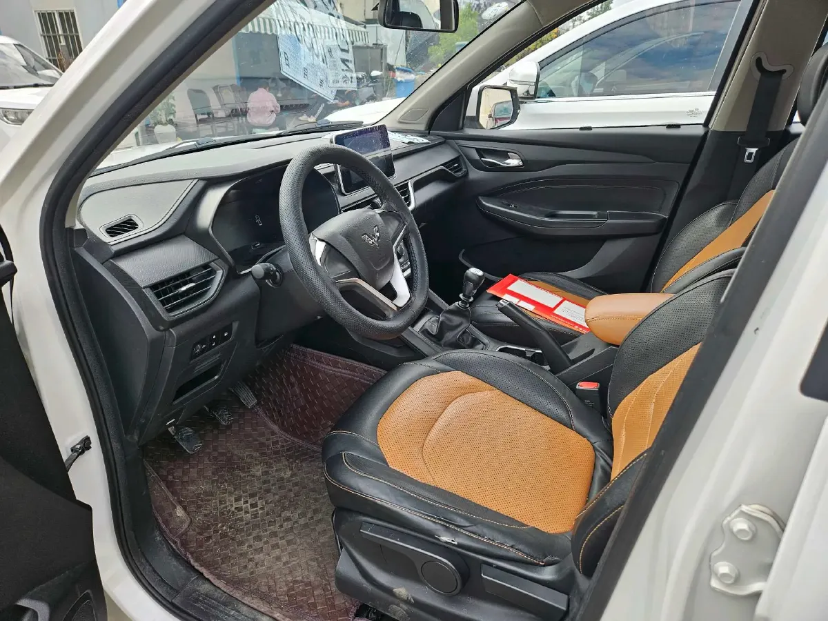 2019 WuLing HongGuang S3 1.5L 99HP L4 6MT,autocango,china used car exporter,china ev exporter,chinese used car exporter,chinese used ev exporter