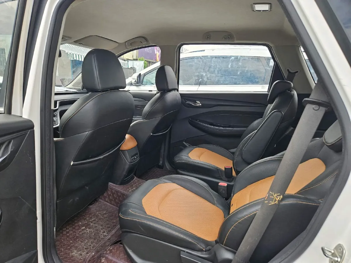 2019 WuLing HongGuang S3 1.5L 99HP L4 6MT,autocango,china used car exporter,china ev exporter,chinese used car exporter,chinese used ev exporter