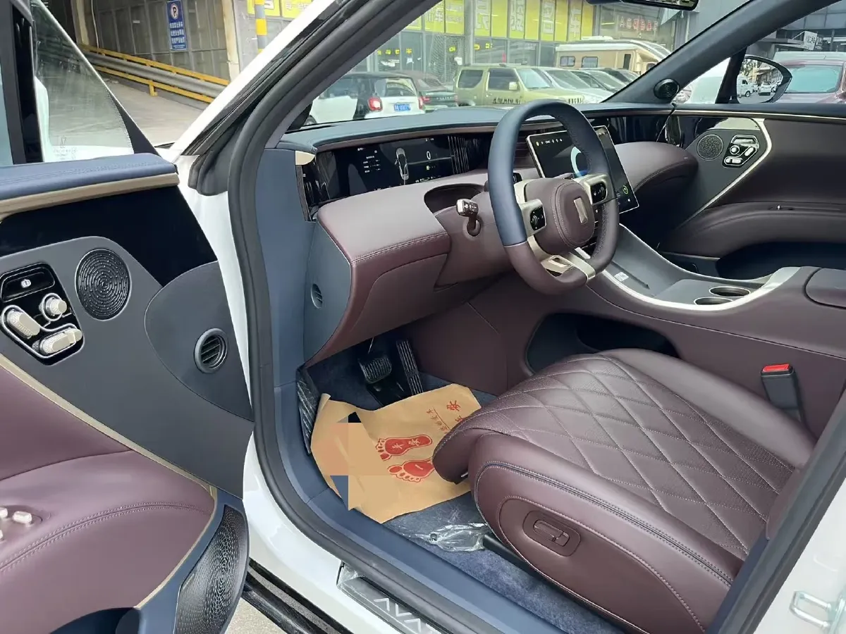 2025 Avatr 11 1.5T 156HP L4 REEV,autocango,china used car exporter,china ev exporter,chinese used car exporter,chinese used ev exporter