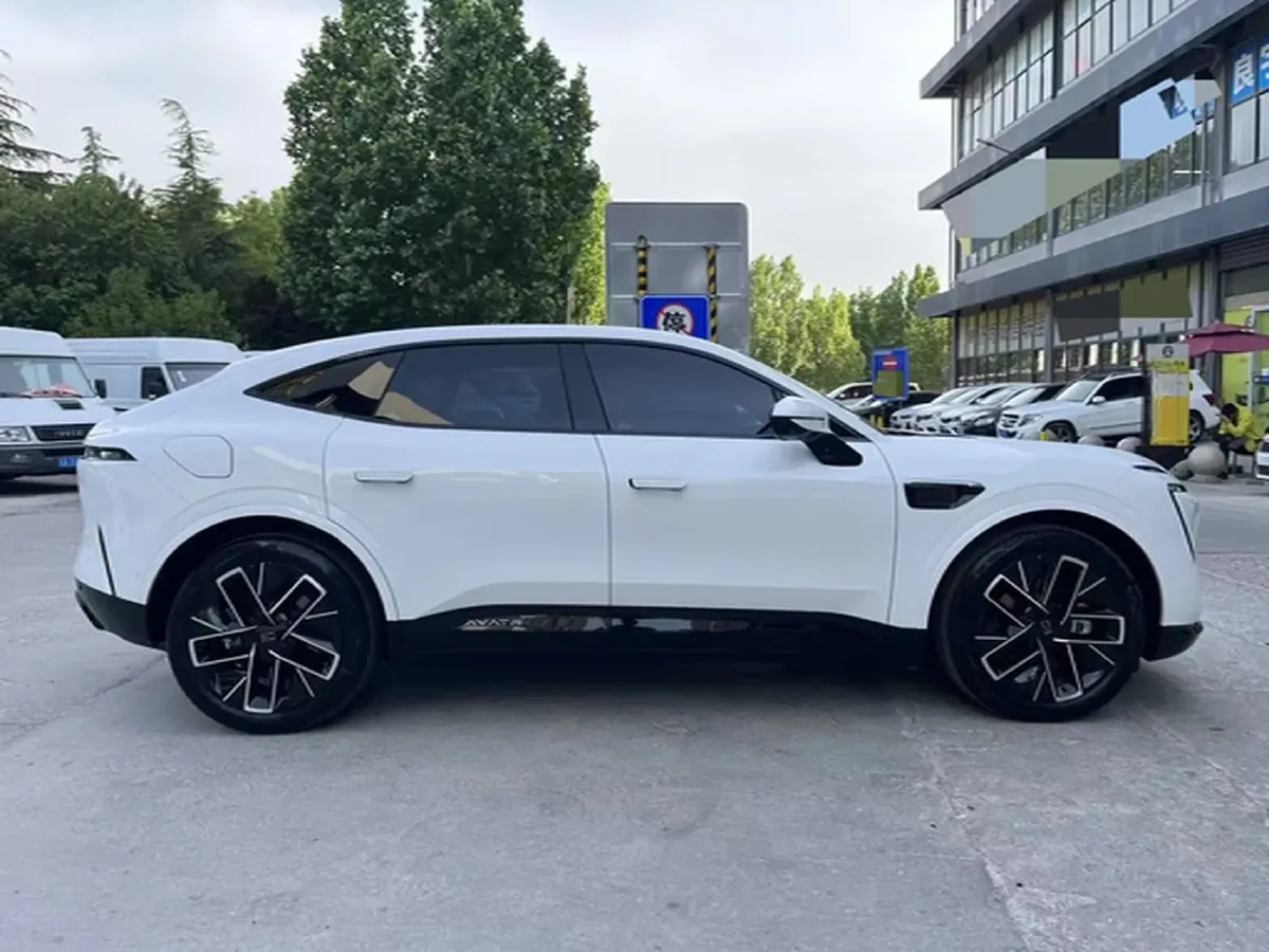 2025 Avatr 11 1.5T 156HP L4 REEV,autocango,china used car exporter,china ev exporter,chinese used car exporter,chinese used ev exporter