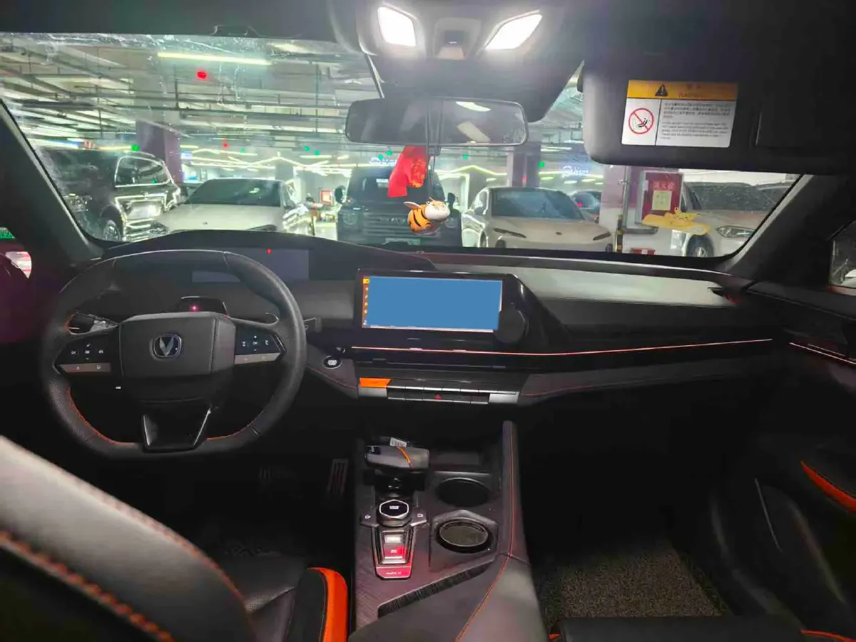 2023 ChangAn UNI-V 2.0T 233HP L4 8AT,autocango,china used car exporter,china ev exporter,chinese used car exporter,chinese used ev exporter