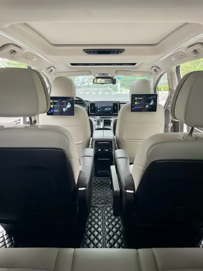 2021 GAC Trumpchi M8 2.0T 252HP L4 8AT,autocango,china used car exporter,china ev exporter,chinese used car exporter,chinese used ev exporter