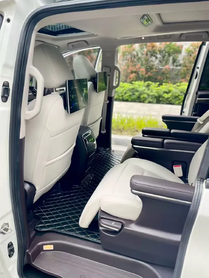 2021 GAC Trumpchi M8 2.0T 252HP L4 8AT,autocango,china used car exporter,china ev exporter,chinese used car exporter,chinese used ev exporter