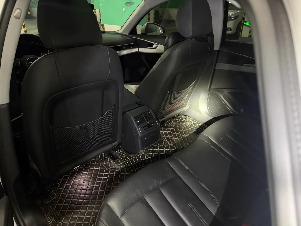 2019 Audi A4L 2.0T 190HP L4 7DCT,autocango,china used car exporter,china ev exporter,chinese used car exporter,chinese used ev exporter