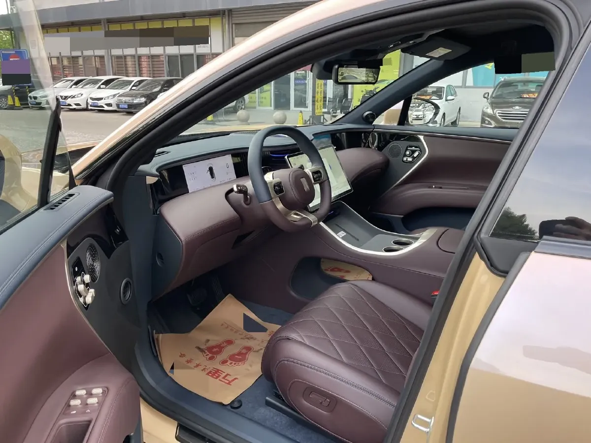 2025 Avatr 11 1.5T 156HP L4 REEV,autocango,china used car exporter,china ev exporter,chinese used car exporter,chinese used ev exporter