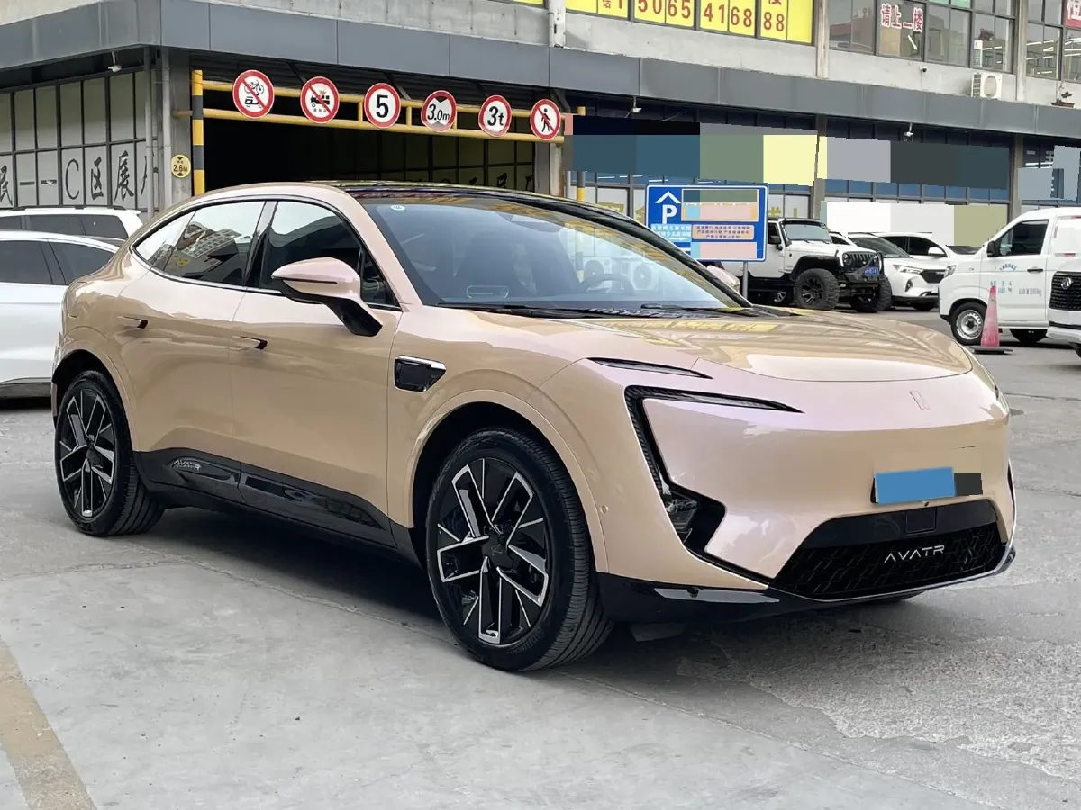 2025 Avatr 11 1.5T 156HP L4 REEV,autocango,china used car exporter,china ev exporter,chinese used car exporter,chinese used ev exporter