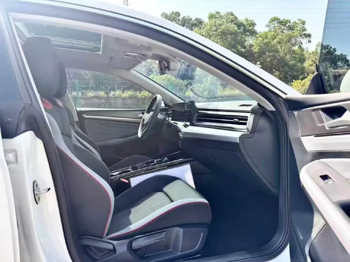 2023 Volkswagen Lamando 1.4T 150HP L4 7DCT,autocango,china used car exporter,china ev exporter,chinese used car exporter,chinese used ev exporter