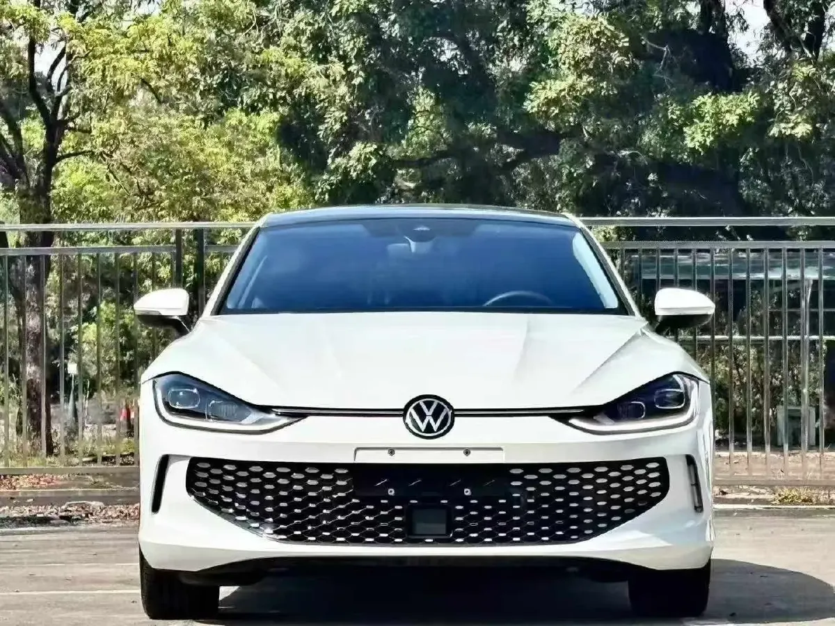 2023 Volkswagen Lamando 1.4T 150HP L4 7DCT,autocango,china used car exporter,china ev exporter,chinese used car exporter,chinese used ev exporter