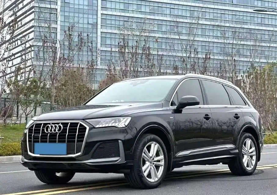 2020 Audi Q7 2.0T 245HP L4 8AT,autocango,china used car exporter,china ev exporter,chinese used car exporter,chinese used ev exporter