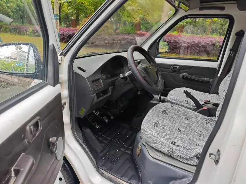 2017 WuLing RongGuang 1.5L 107HP L4 5MT,autocango,china used car exporter,china ev exporter,chinese used car exporter,chinese used ev exporter