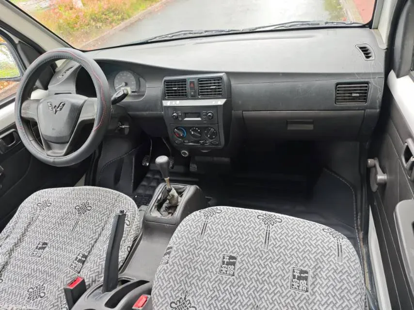 2017 WuLing RongGuang 1.5L 107HP L4 5MT,autocango,china used car exporter,china ev exporter,chinese used car exporter,chinese used ev exporter