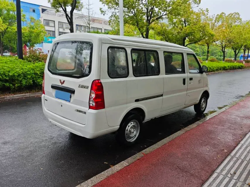 2017 WuLing RongGuang 1.5L 107HP L4 5MT,autocango,china used car exporter,china ev exporter,chinese used car exporter,chinese used ev exporter