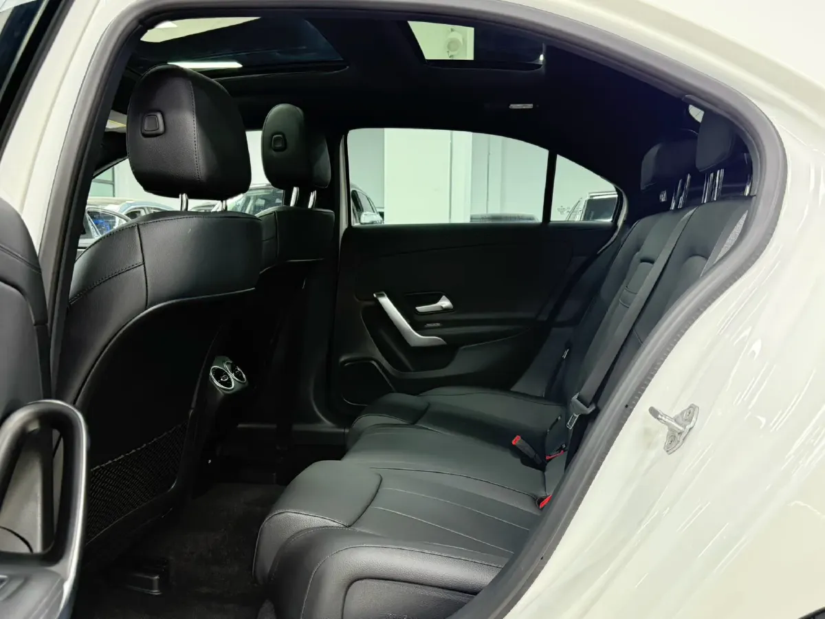 2023 Mercedes-Benz A Class 1.3T 136HP L4 7DCT,autocango,china used car exporter,china ev exporter,chinese used car exporter,chinese used ev exporter