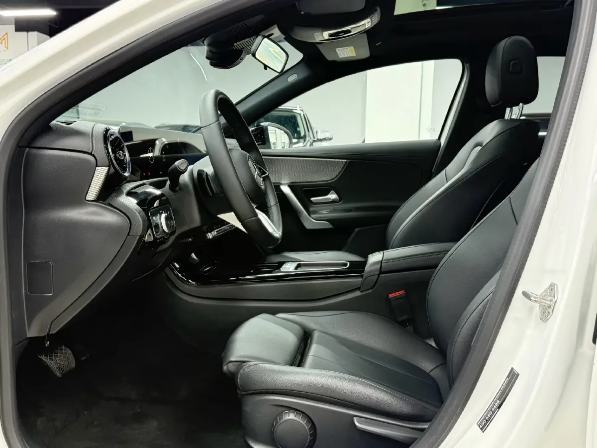 2023 Mercedes-Benz A Class 1.3T 136HP L4 7DCT,autocango,china used car exporter,china ev exporter,chinese used car exporter,chinese used ev exporter