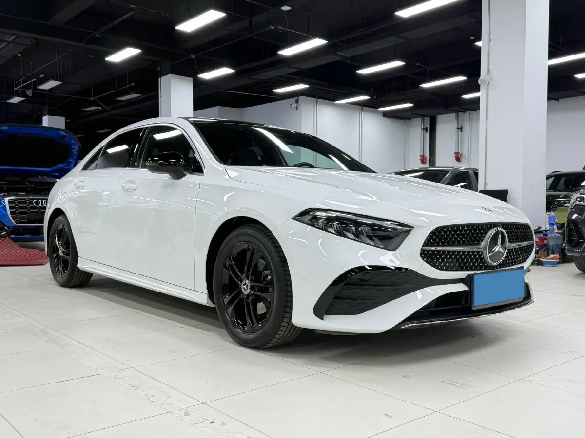 2023 Mercedes-Benz A Class 1.3T 136HP L4 7DCT,autocango,china used car exporter,china ev exporter,chinese used car exporter,chinese used ev exporter