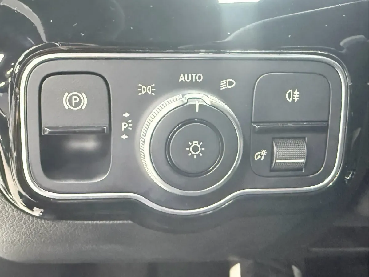 2023 Mercedes-Benz A Class 1.3T 136HP L4 7DCT,autocango,china used car exporter,china ev exporter,chinese used car exporter,chinese used ev exporter