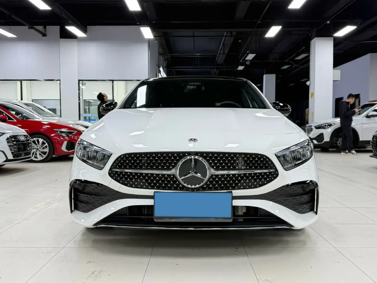 2023 Mercedes-Benz A Class 1.3T 136HP L4 7DCT,autocango,china used car exporter,china ev exporter,chinese used car exporter,chinese used ev exporter