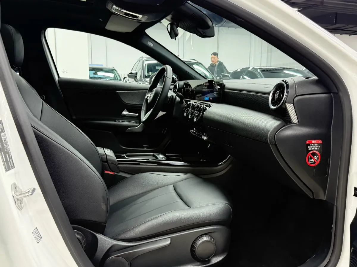 2023 Mercedes-Benz A Class 1.3T 136HP L4 7DCT,autocango,china used car exporter,china ev exporter,chinese used car exporter,chinese used ev exporter