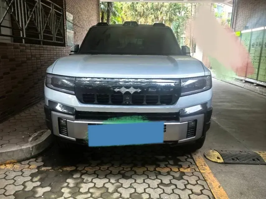 2025 FangChengBao Bao 8 2.0T 245HP L4 E-CVT PHEV 36.8KWH,autocango,china used car exporter,china ev exporter,chinese used car exporter,chinese used ev exporter