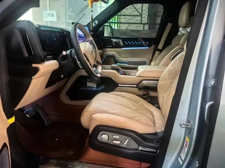 2025 FangChengBao Bao 8 2.0T 245HP L4 E-CVT PHEV 36.8KWH,autocango,china used car exporter,china ev exporter,chinese used car exporter,chinese used ev exporter