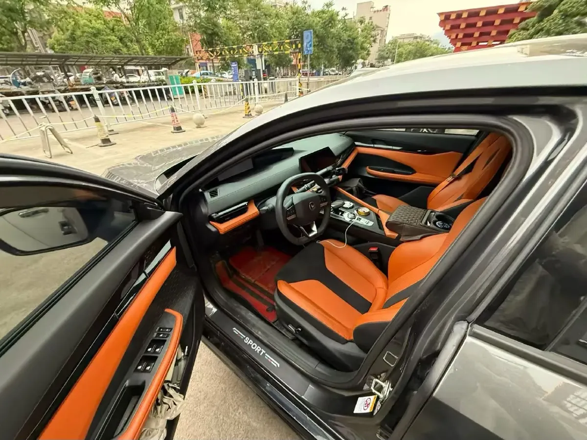 2023 ChangAn UNI-V 1.5T 188HP L4 7DCT,autocango,china used car exporter,china ev exporter,chinese used car exporter,chinese used ev exporter