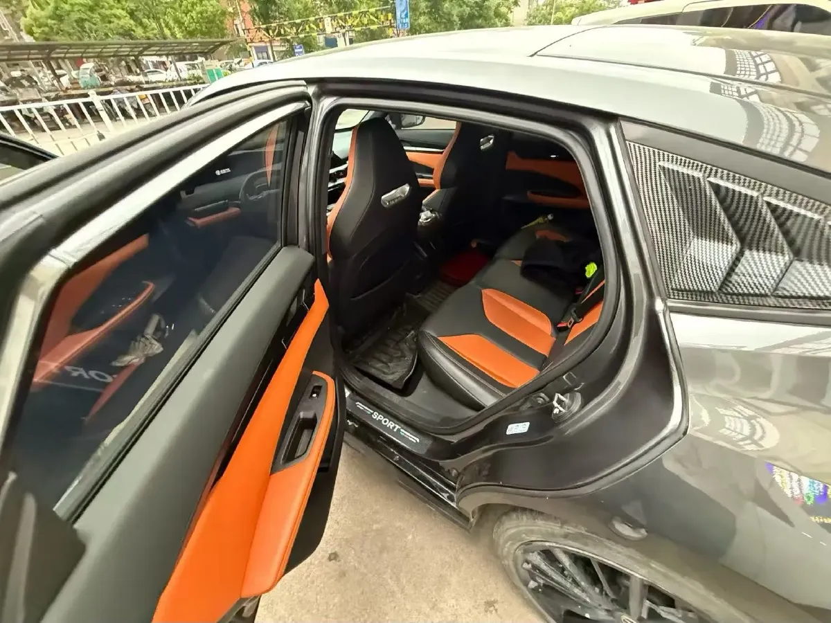 2023 ChangAn UNI-V 1.5T 188HP L4 7DCT,autocango,china used car exporter,china ev exporter,chinese used car exporter,chinese used ev exporter