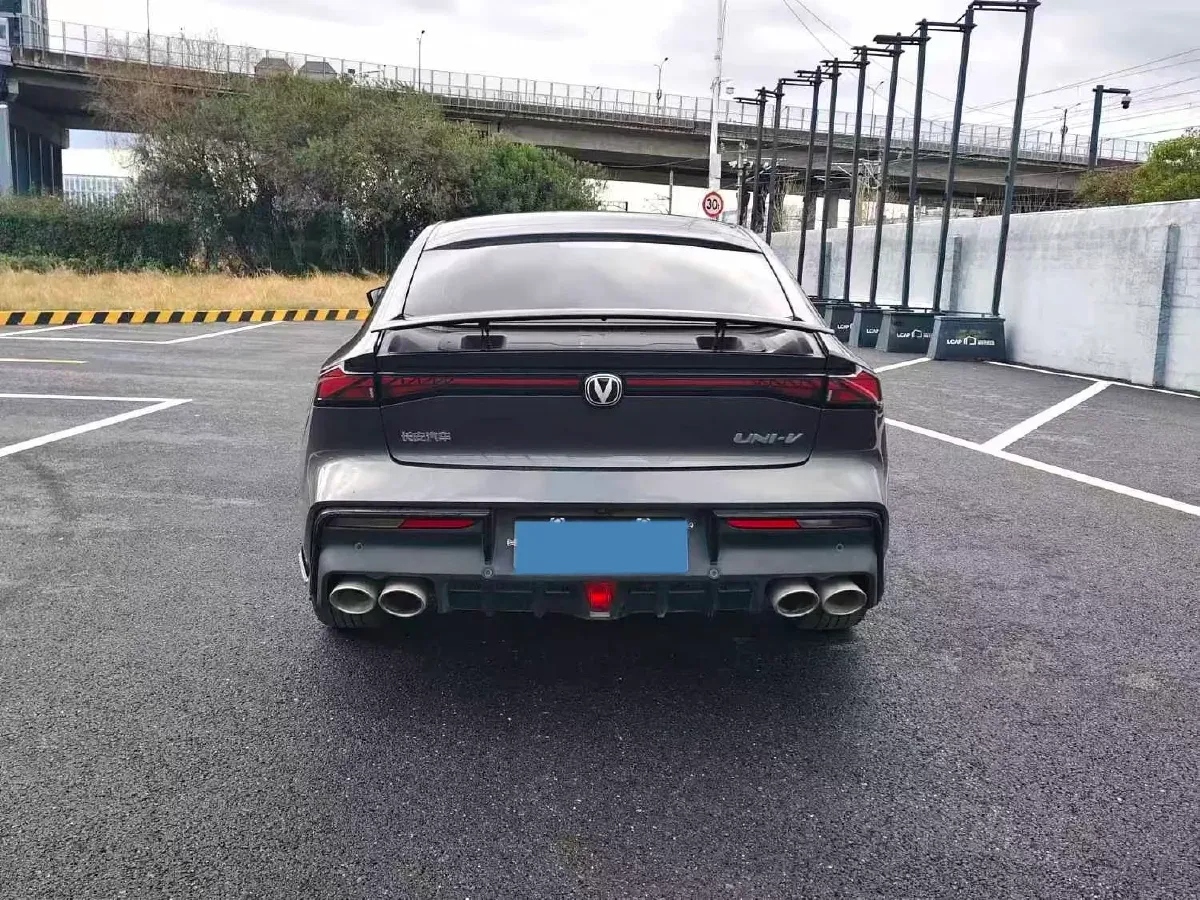 2023 ChangAn UNI-V 1.5T 188HP L4 7DCT,autocango,china used car exporter,china ev exporter,chinese used car exporter,chinese used ev exporter