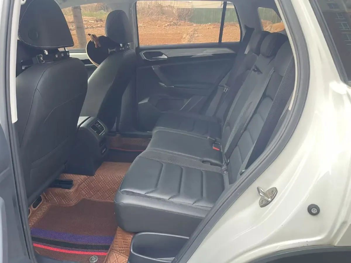 2019 MINI CLUBMAN 1.5T 102HP L3 6AT,autocango,china used car exporter,china ev exporter,chinese used car exporter,chinese used ev exporter