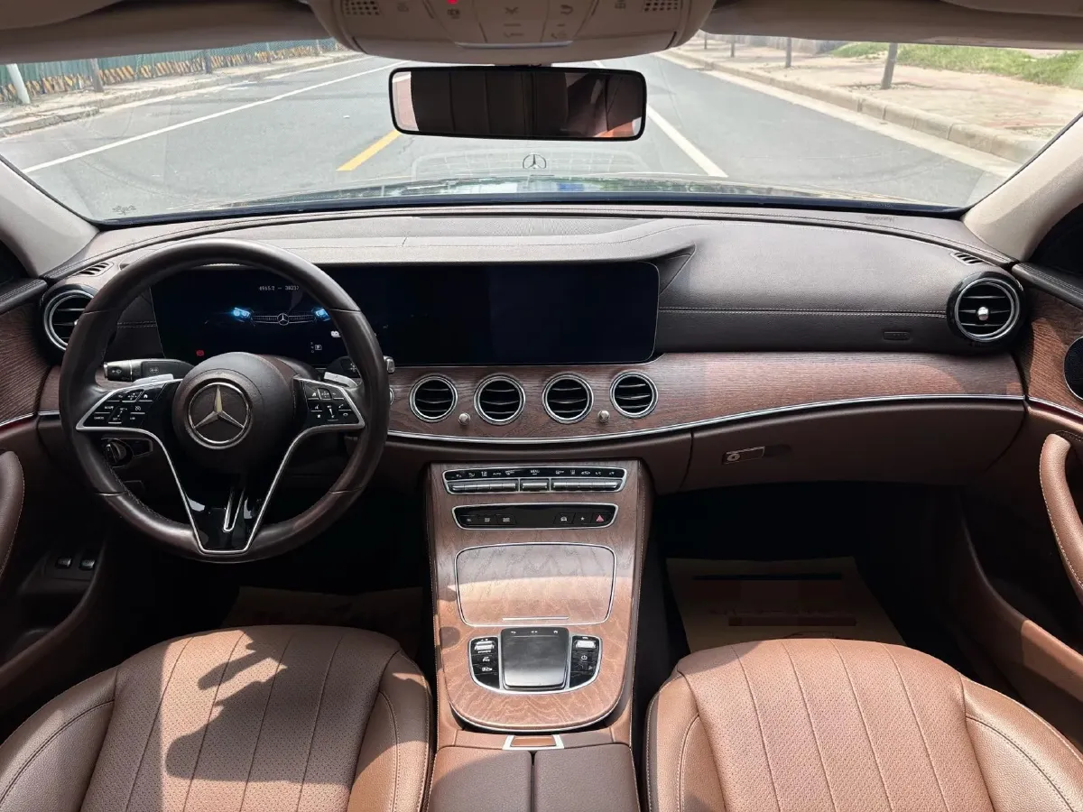 2023 Mercedes-Benz E Class 2.0T 211HP L4 9AT PHEV 25.4KWH,autocango,china used car exporter,china ev exporter,chinese used car exporter,chinese used ev exporter