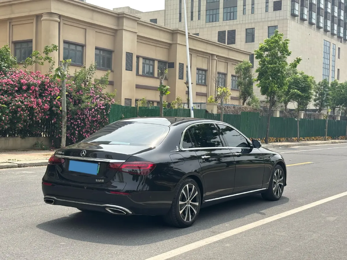 2023 Mercedes-Benz E Class 2.0T 211HP L4 9AT PHEV 25.4KWH,autocango,china used car exporter,china ev exporter,chinese used car exporter,chinese used ev exporter