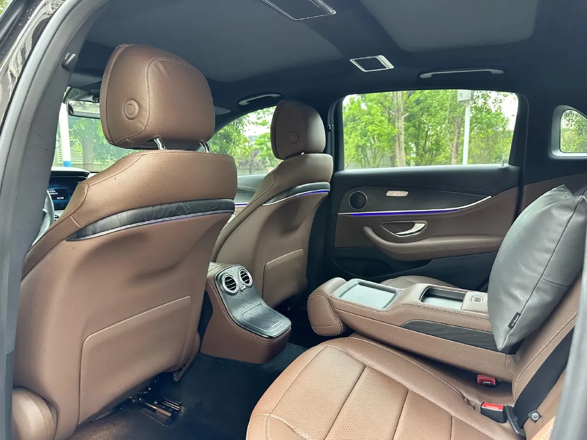 2021 Mercedes-Benz E Class 2.0T 258HP L4 9AT,autocango,china used car exporter,china ev exporter,chinese used car exporter,chinese used ev exporter