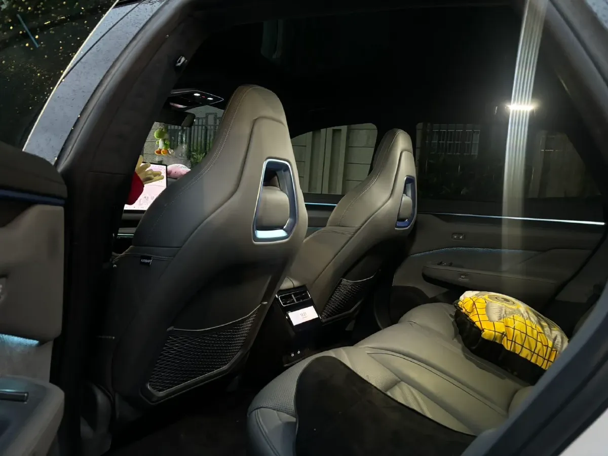 2024 Zeekr 001 BEV 100KWH,autocango,china used car exporter,china ev exporter,chinese used car exporter,chinese used ev exporter