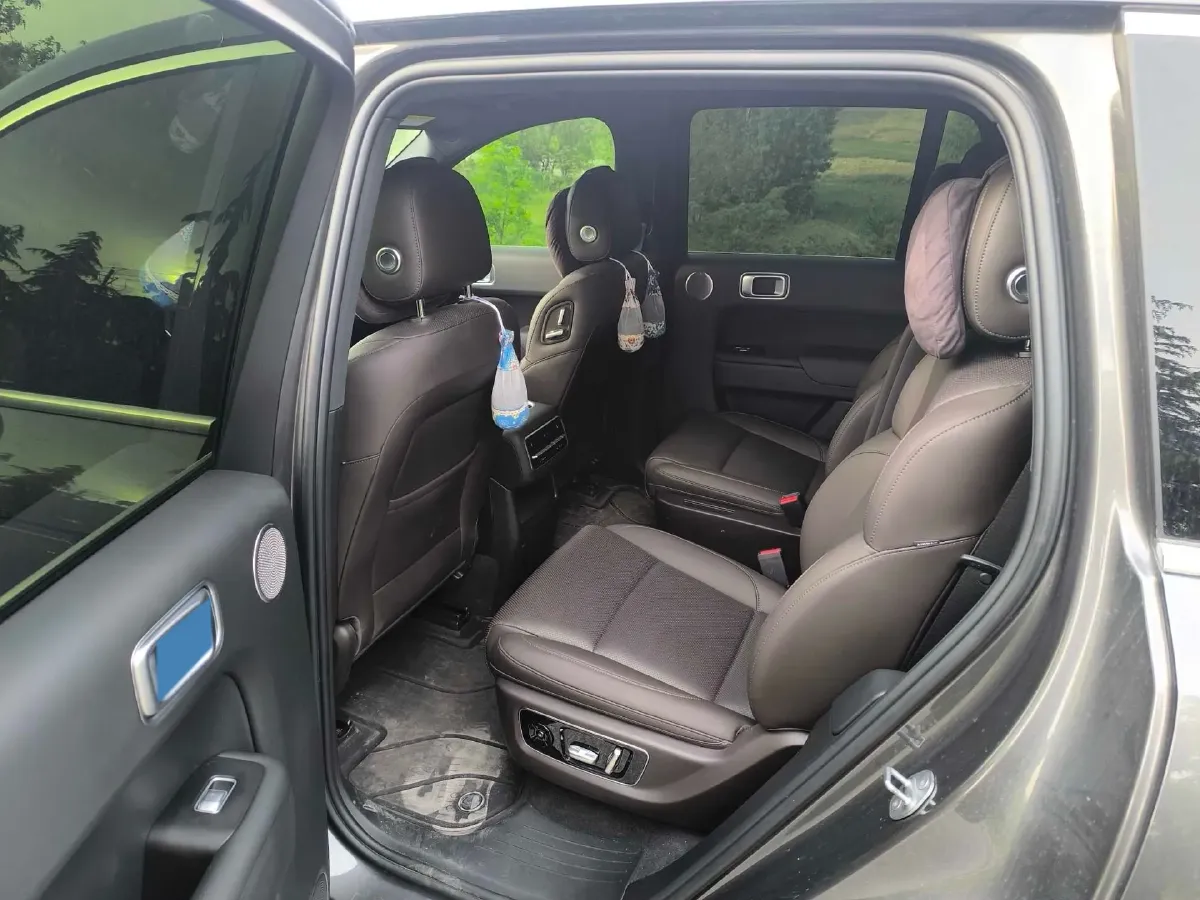 2023 Li L8 Range Extended 154HP REEV 40.9KWH,autocango,china used car exporter,china ev exporter,chinese used car exporter,chinese used ev exporter